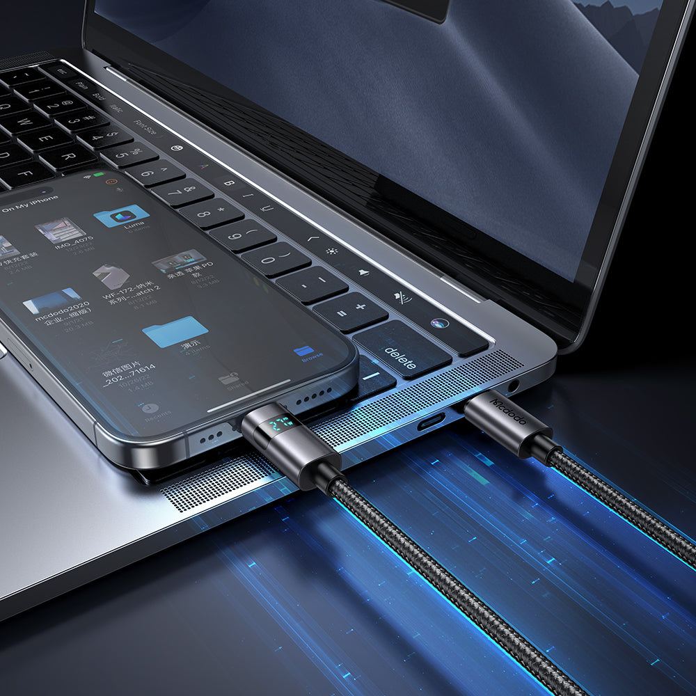 Horizontal LED Display 36W USB-C to Lightning Data Cable 1.2m